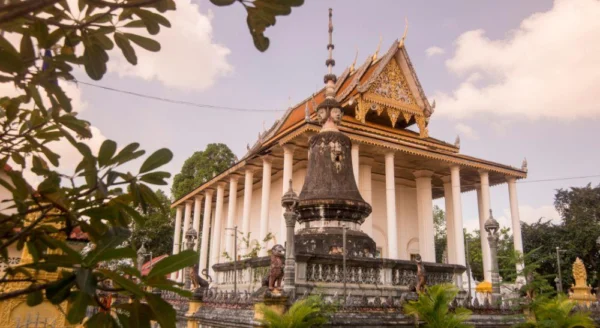 Battambang’s Streets and Historic Buildings — Battambang
