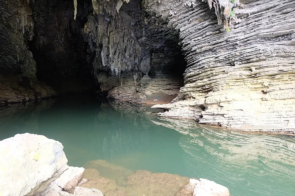 Travel photograph of Tu Lan