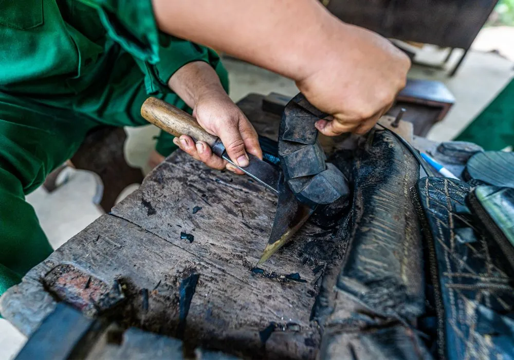 Sandals made from reused tyres