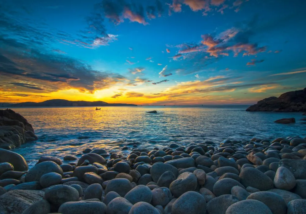 Sunset moment in Quy Nhon Beach