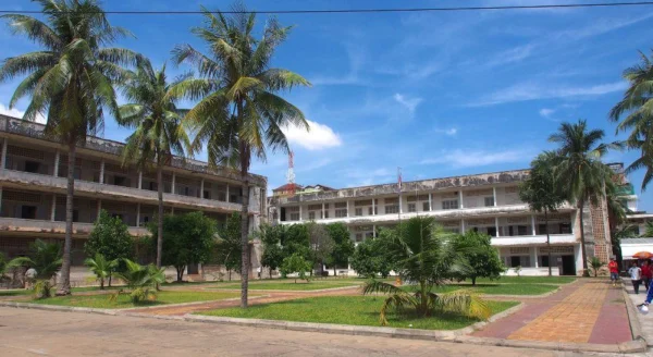Remembering at Tuol Sleng — Phnom Penh